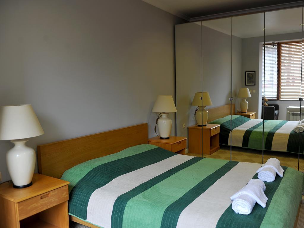 Parkview Apartment *